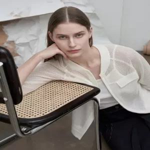 [올리비아로렌]레터링 집업 가디건_VVCBC5M4181