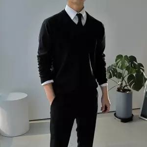 [맨즈북]봄 브이넥 남자 와이셔츠 니트 머슬핏 블랙 정장 이너