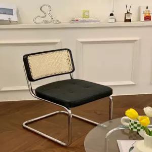 북유럽 빈티지 라탄 등받이 식탁 의자 디자이너 체어