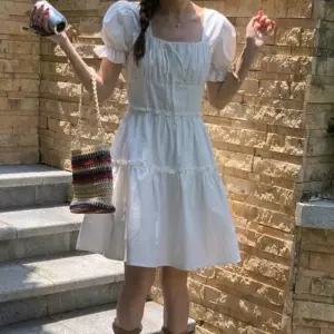 [옷자락]여자 러블리 데이트룩 여름 퍼프소매 캉캉 미니 원피스