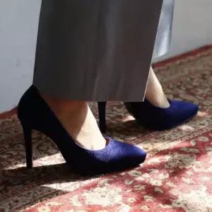 여성구두 국내제작 뱀피패턴 가보시 뾰족코 얇은굽 여성 킬힐Y