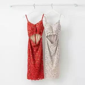 [하프클럽/]여성 시스루 레이스 트임 슬림핏 미디 원피스