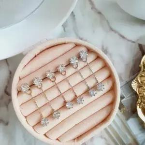 /신상오픈런 여성용 일상 스타일 반짝임 드롭 귀걸이