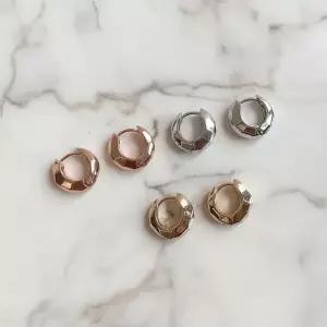 /신상오픈런 여성 모던 시크 펜타 메탈 귀걸이