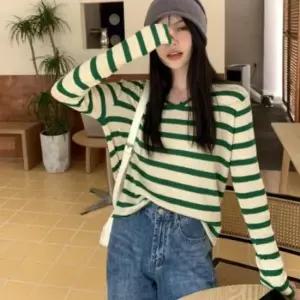 [옷은날개] 니트 여성 브이넥 스트라이프 베이직 데일리 그린