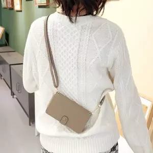 [셀러에이드]여성 지퍼형 크로스 숄더 소가죽 장지갑