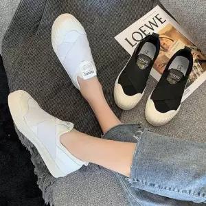 [오노마] ONM 여자 해외 여행 공항 패션 화이트 검정 슬립온 운동화