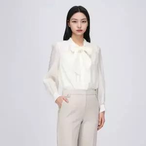 [롯데백화점]케네스레이디 시스루 쉬폰 리본 타이 블라우스 (EVBLPA96)