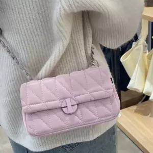 [하프클럽/]러블리 파스텔 퀄티드 스티치 체인 미니 크로스백