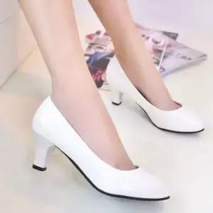 [하프클럽/]여성 에나멜 펌프스힐 5cm 1P 직장인 면접 정장 구두