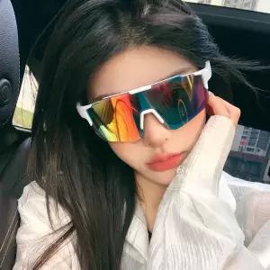 MNPP 자외선차단 남녀공용 방풍 초경량 변색 스포츠 고글 눈부심방지 자전거 낚시 골프 등산 런닝 선글라스