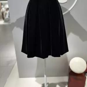 백 밴딩 벨벳 볼륨 미니 스커트 GNBA0SK30