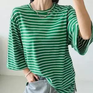 [다잇템] 여자 사이드슬릿 줄무늬 쭉 큰사이즈 힙커버 칠부 티셔츠