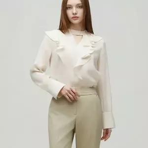 [롯데백화점]에고이스트 프릴디테일 페미닌 블라우스 ES1WB262