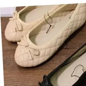 리본플랫 여성 리본 라운드 플래슈즈 무광 발레슈즈 여성플랫슈즈