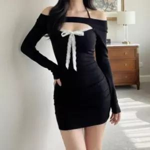 [옷자락]여성 가을겨울 셔링 홀터 레이스 슬림 미니 드레스