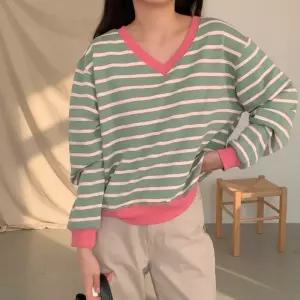 [옷자락]여성 배색 브이넥 단가라 오버사이즈 맨투맨 교복룩 학생용