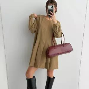 [옷자락]여자 봄데이트룩 플리츠 라운드넥 결혼식 미니원피스