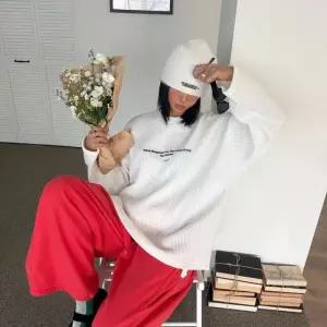 [옷자락]여자 남자 개강룩 봄옷 레터링 라운드넥 골지 맨투맨