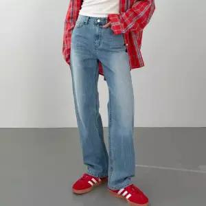 [옷자락]여자 연청 스트레이트 데일리 캣워싱 면 기본 청바지