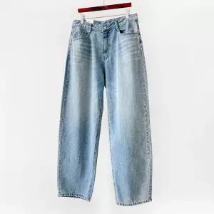 [옷자락]여성 비스판 배기핏 큰사이즈 연청색 캣워싱 봄철 청바지