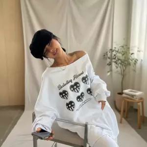 [옷자락]여성 빈티지 프린트 오프숄더 맨투맨 오버사이즈 봄용