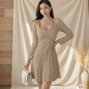 [옷자락]여성 프릴 플레어 미니 원피스 봄 하객룩 슬림핏 밑단 트임