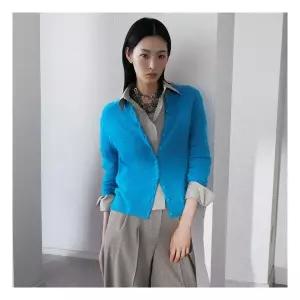 르네크루 25FW 화이트캐시미어100% 긴팔 가디건