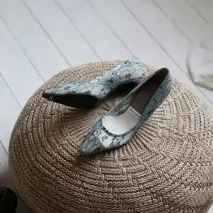 발편한 국내제작 뾰족코 망사 매쉬 자수 미들굽 여성구두Y