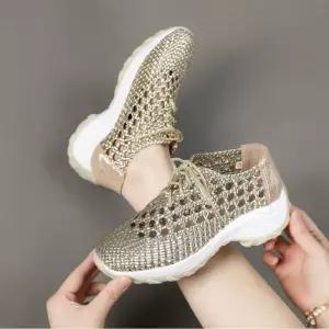 여친 캐주얼 여름 메쉬 트렌디 가죽 통굽 웨지힐 펀칭 웨지 신발 통기성 슈즈 아이템 리얼 샌들 HT5