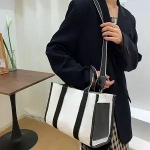 [셀러에이드]토드백 가벼운 숄더 스퀘어백 크로스 캔버스빅 에코백