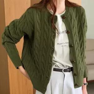 [블랙퀸][블랙퀸] 레트로 꽈베기 니트 가디건 blk004418