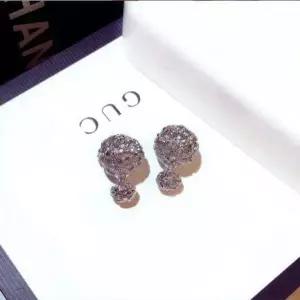 화려한 큐빅볼 플래쉬 귀걸이