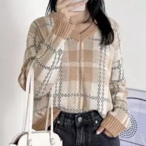 [옷은날개] 걸스 레이디 스테디 브이컷 루즈실루엣 체크패턴니트탑 티