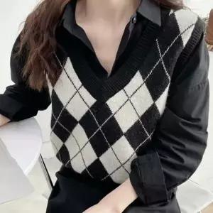 여자 브이넥 아가일 패턴 체크 봄 가을 니트 조끼