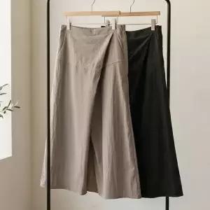 [샵앤] 여성 뒷밴딩 사선 랩 A라인 롱스커트 JR-WSK-5198