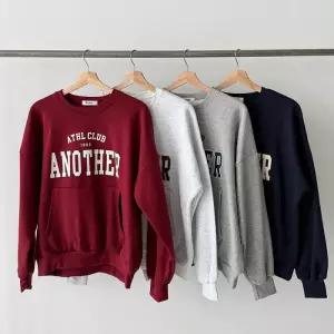 [옷자락]여성 겨울 기모 맨투맨 와인색 캥거루 포켓 레터링 스웨트셔츠