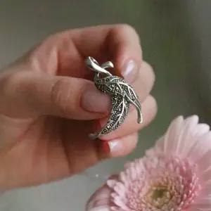 [제이로렌]바이데이지 마카사이트 나뭇잎 실버 브로치 Bb0471