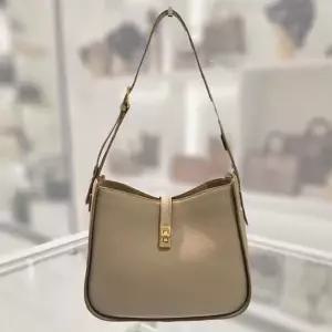 [헤지스](광주신세계)H LOCK 라이트 그레이 단색 소가죽 숄더백 HIBA5F165I2