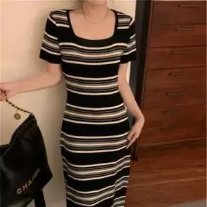 [하프클럽/셀러허브_여성트랜드패션]반팔 쉬폰원피스 단가라 니트원피스