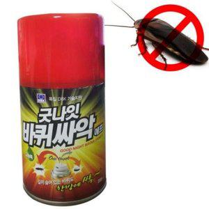 바퀴벌레 퇴치 가정용 살충제 방역 해충 스프레이 뿌리는