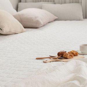 침대 사계절 매트리스 밴딩 패드 마이크로 누빔 사각 고정