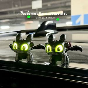 정품 귀여운 야광 투슬리스 자동차 실내 장식품, 나이트 퓨리 날개 움직이는 자동차 대시보드 장식 자동차 걸이 장식품