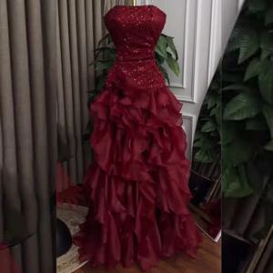 맞춤형 클래식 Organza 스팽글 플리츠 A 라인 Strapless Long Dresses 맞춤형 행사 현대적인 스타일 스파클