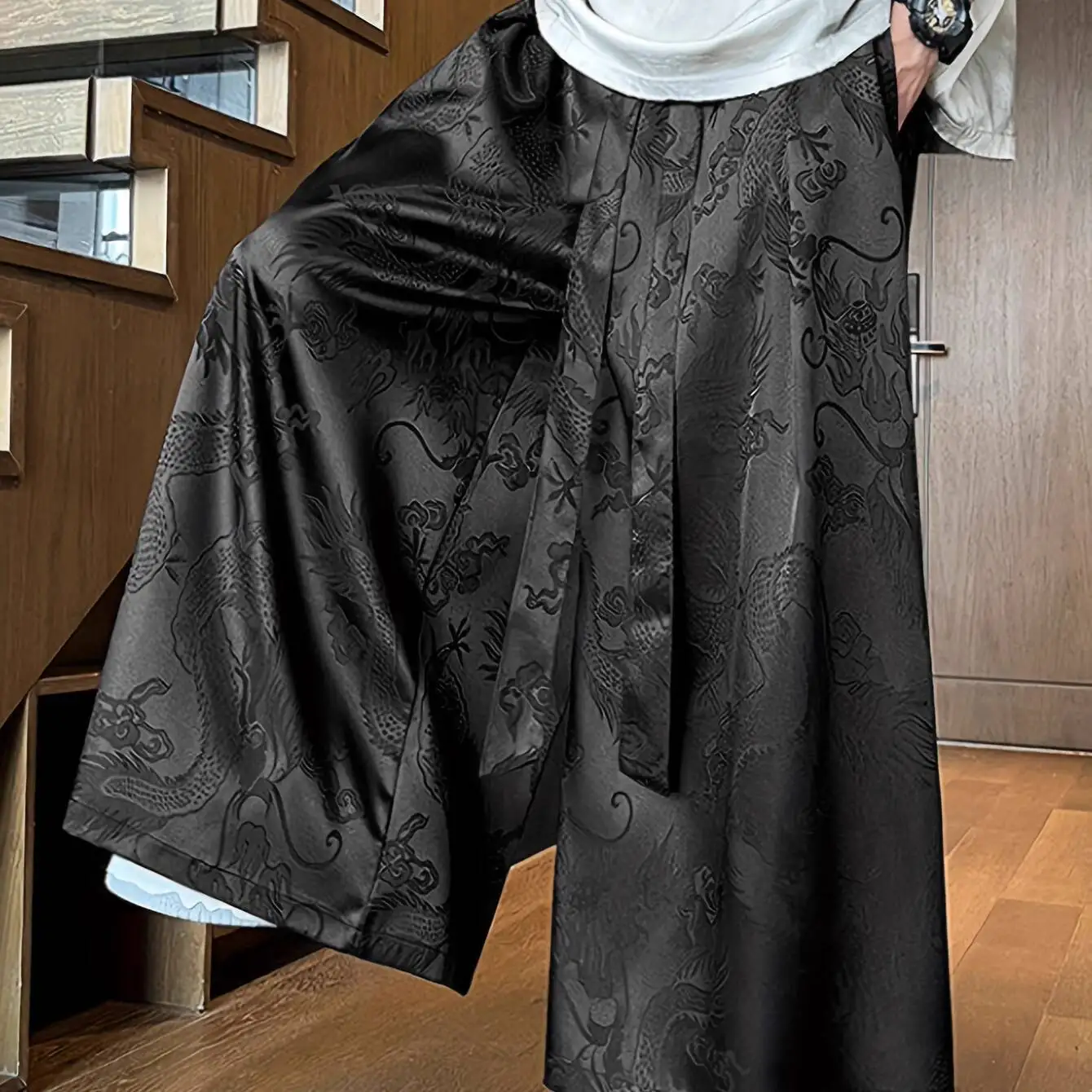 남성 한복 바지 아이스 실크 자카드 용 무늬 캐주얼 와이드 레그 바지 레트로 중국 신상 패션 무술 의류