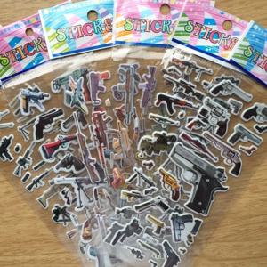 핫! 1 개 세계 유명 총 3D 스티커 홈 벽 장식 만화 미니 스티커 냉장고 노트북 아이 장난감 GWOLVES