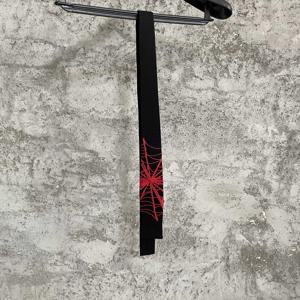 일본의 어두운 테마를 담은 남성용 울 소재의 스파이크와 거미 자수가 들어간 오리지널 디자인 넥타이