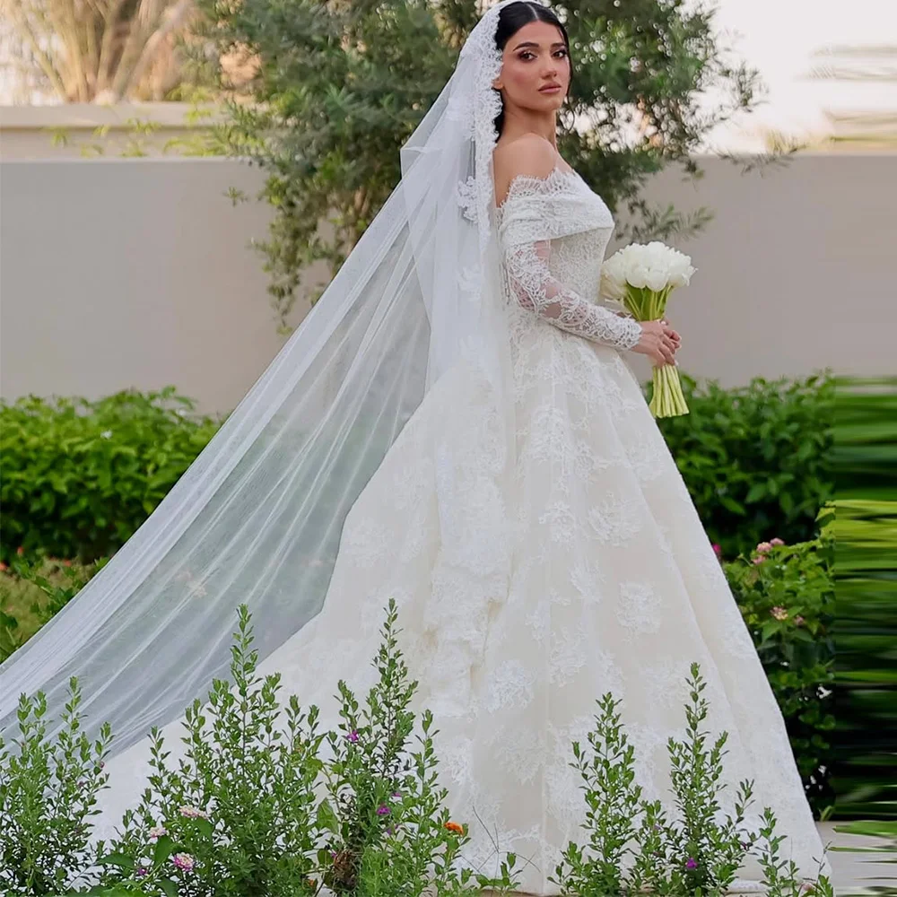 맞춤형 긴 소매 오프숄더 아플리케 레이스 웨딩드레스 매력적인 A라인 웨딩드레스