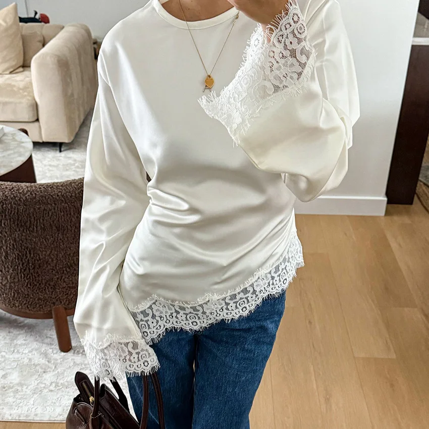 Linad 우아한 화이트 레이스 플레어 슬리브 여성 블라우스 2026 빈티지 새틴 비대칭 셔츠 여성 캐주얼 O 넥 풀오버 탑