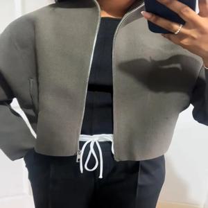 2026 봄 여성 니트 크롭 재킷 스탠드 칼라 지퍼 루즈 풀 슬리브 코트 여성 패션 신상 매칭 아우터웨어